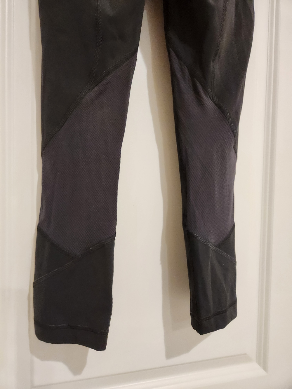 lululemon athletica Black & Charcoal Leggings - Picture 6 of 7